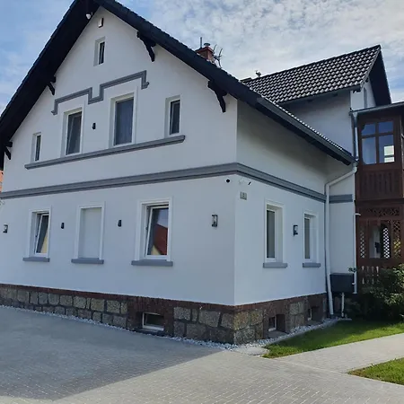 Przy Termach Z Ogrodem Apartmán Jelení Hora